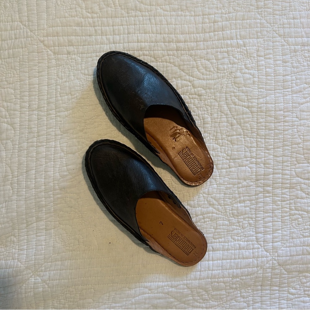 Mohinders Black Slides